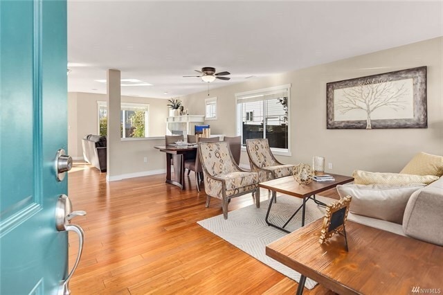 Building Photo - Stunning Renton Home