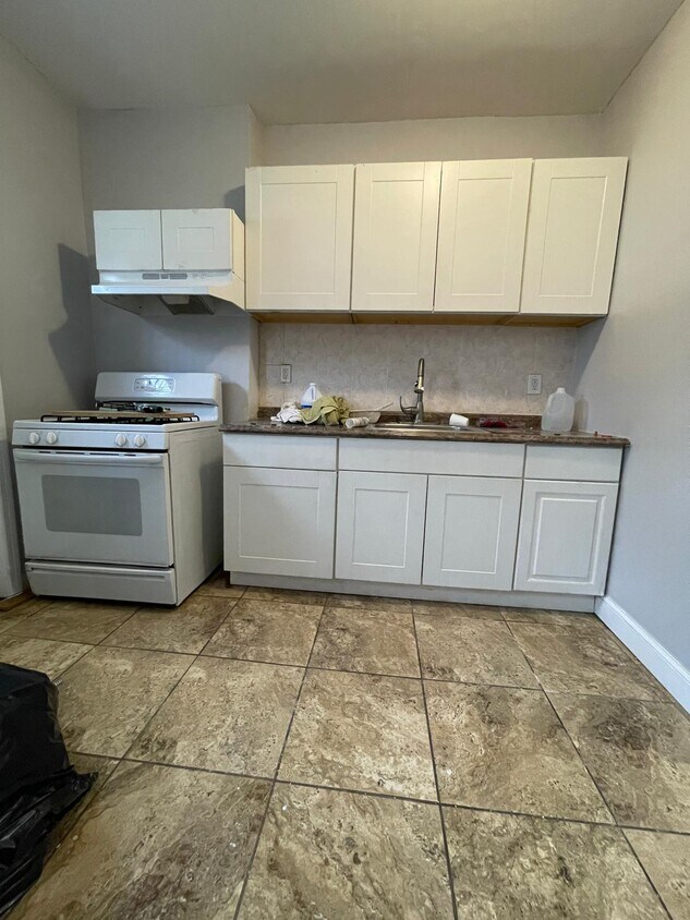 168 Woodlawn Ave Unit 1