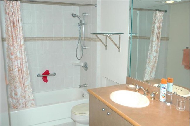 Foto del edificio - 7768 Lakeside Blvd