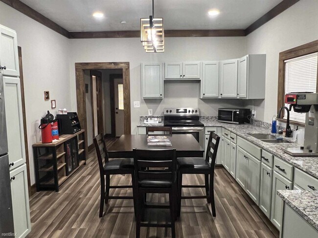 Building Photo - 3 br, 1 bath House - 1803 North Cutting Av...
