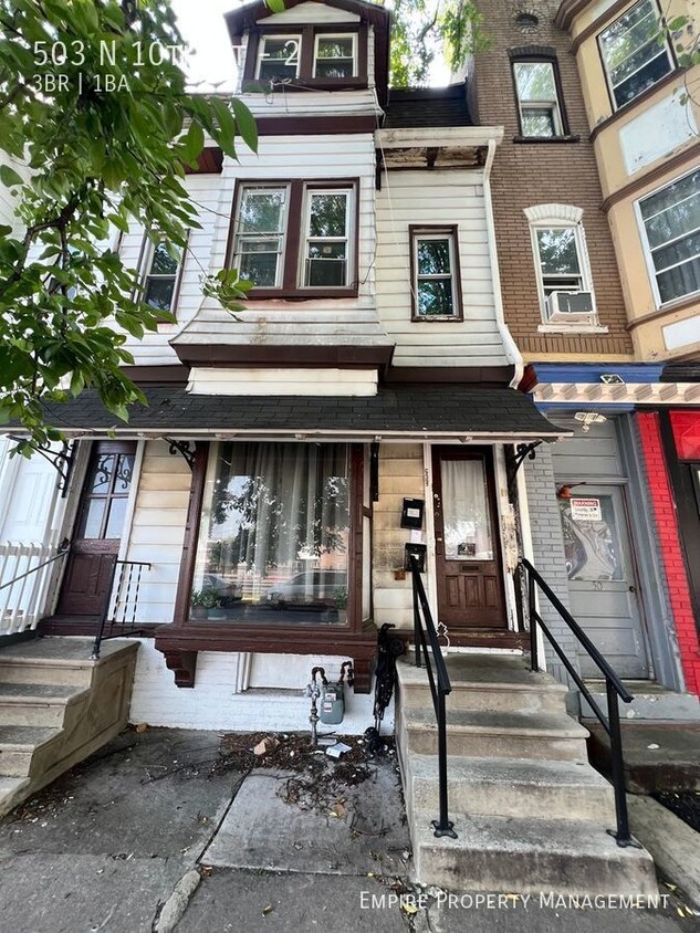Primary Photo - Available Now- 3 Bedroom/1 bath Apartment ...