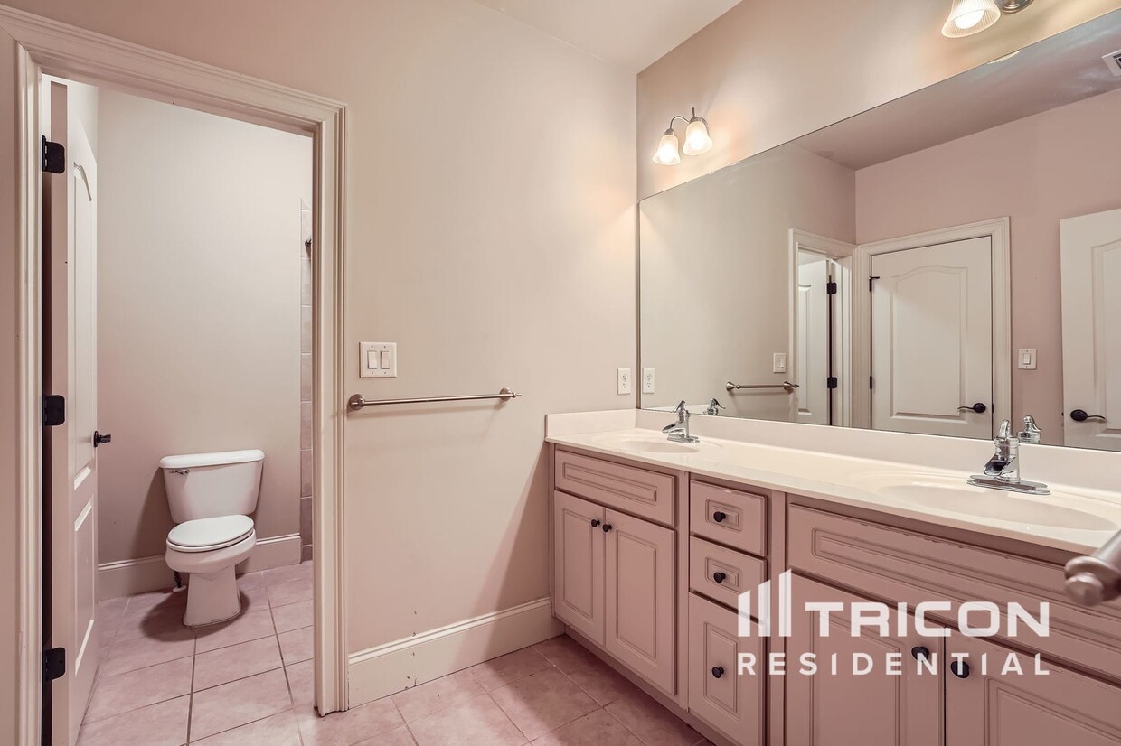 Foto principal - 3893 Ridge Grove Way