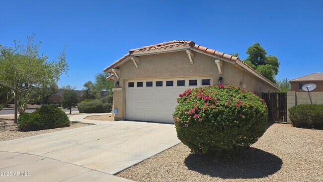 Foto del edificio - 16782 W Hadley St