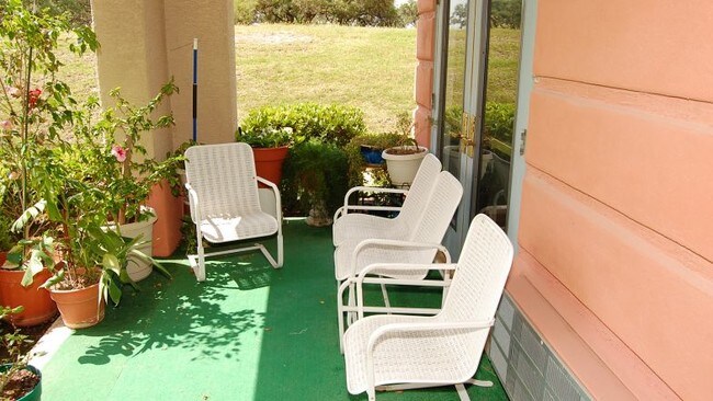 Foto del edificio - Nueces Bend Senior Housing