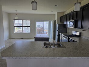 Building Photo - 243 Crofton Ct