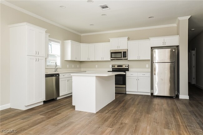 Building Photo - 12315 Tangier St