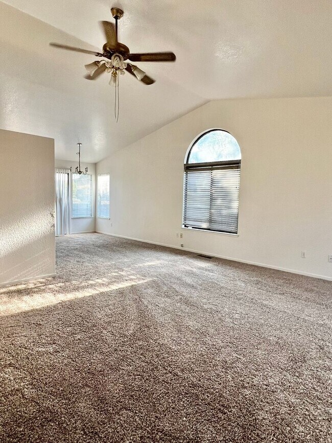 Building Photo - 3572 Sunnybrook Ct