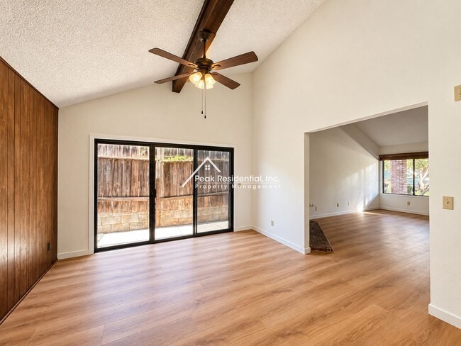 Building Photo - 8768 Mellowdawn Way