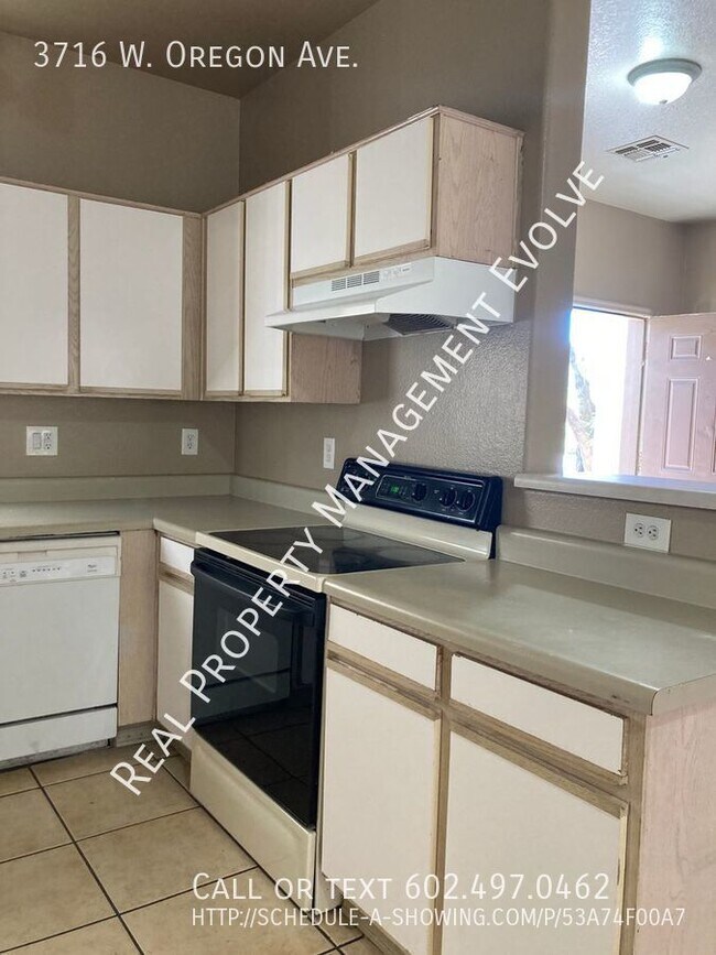 Building Photo - Come tour today!