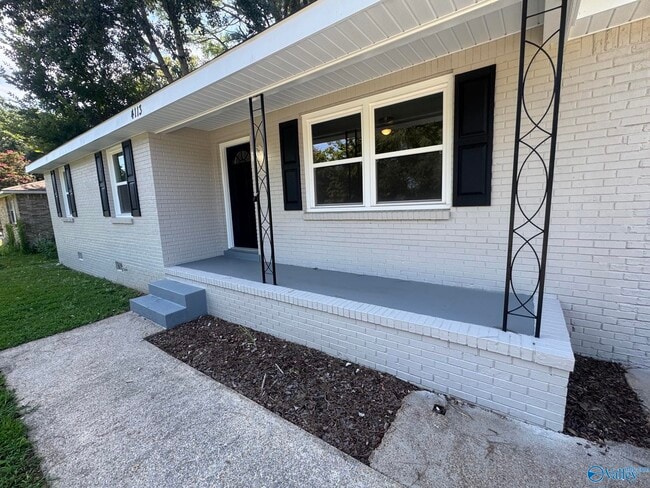 Foto del edificio - 4113 Blue Spring Rd NW