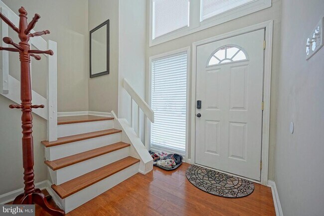 Building Photo - 25 Viburnum Ln