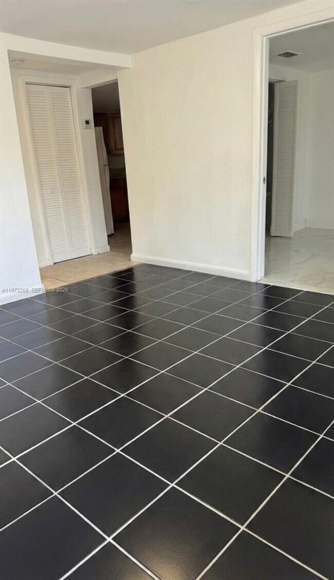 Foto del edificio - 5158 NW 23rd Ave