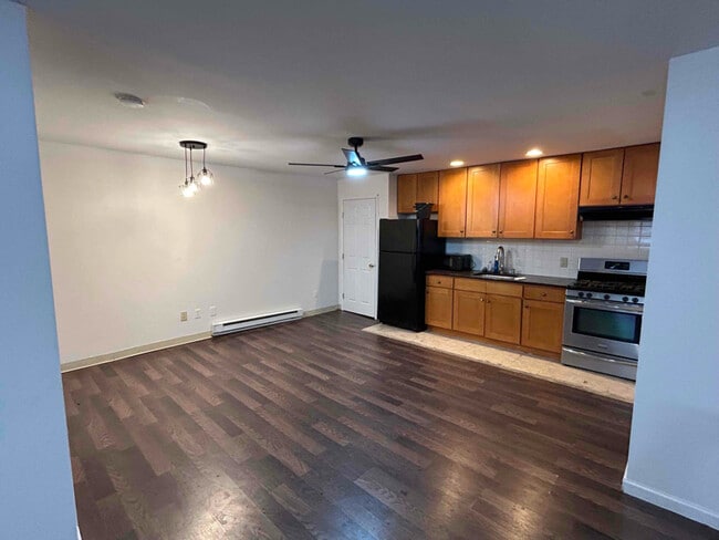 Foto del edificio - 3276 Main St