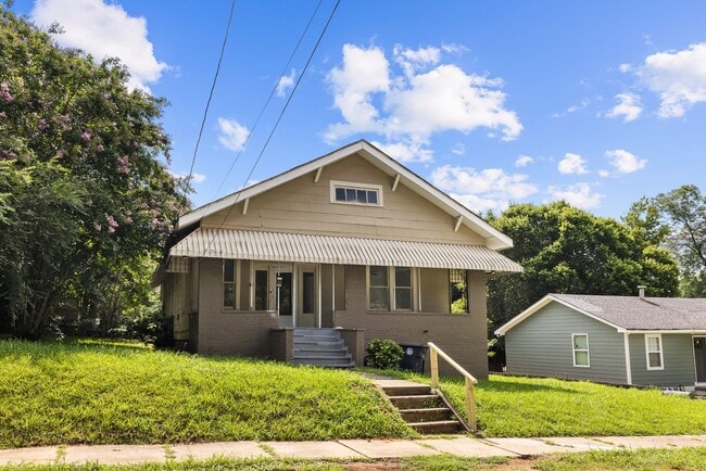 Building Photo - Charming 3 Bedroom, 2 Bathroom house