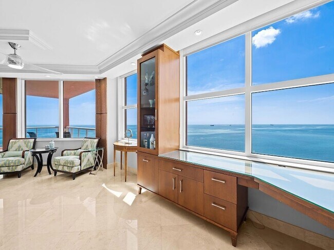 Foto del edificio - 2110 N Ocean Blvd