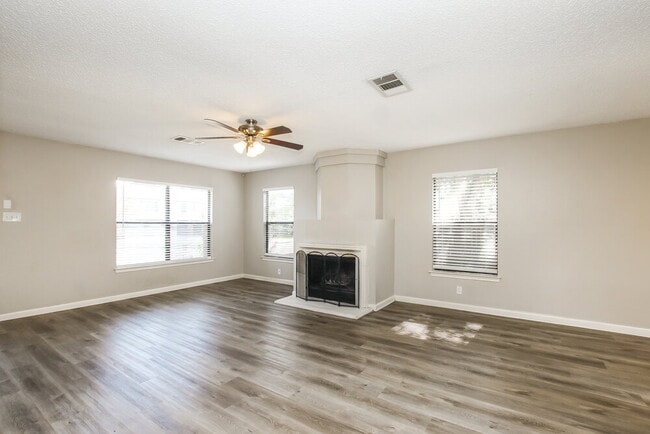 Building Photo - 1232 Dexford Dr