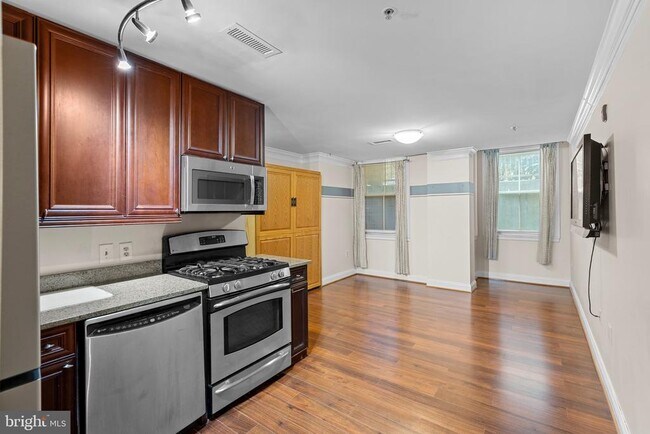 Foto del edificio - 1210 R St NW