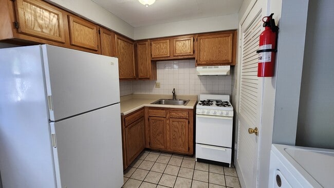 Foto del edificio - 192 E Norwich Ave