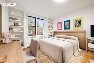 Building Photo - 25 W 13th St