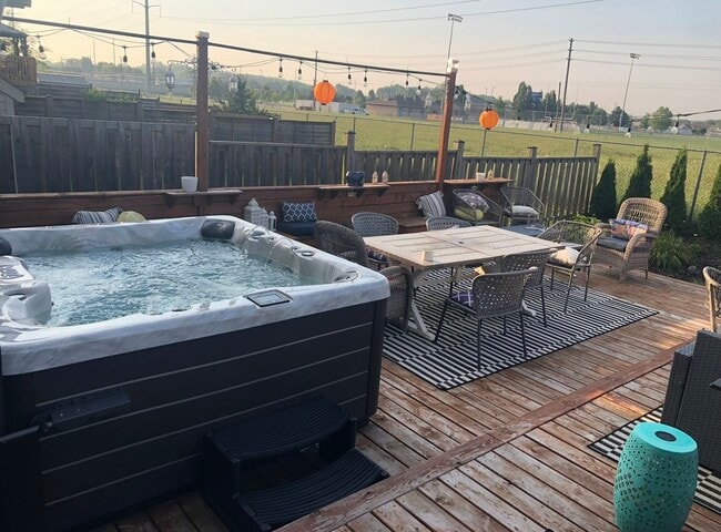 Building Photo - 8556 Milomir St