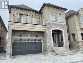 Building Photo - 10 Drizzel Cres