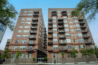 Building Photo - 500 S Clinton St