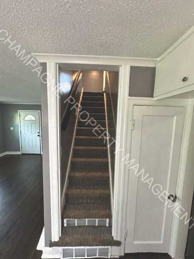 Foto del edificio - Fully updated home in KC