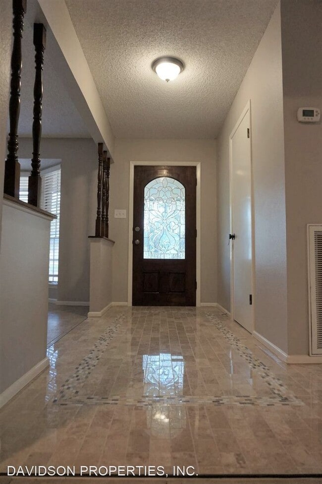 Building Photo - 3 br, 2 bath House - 313 Sagecrest Dr