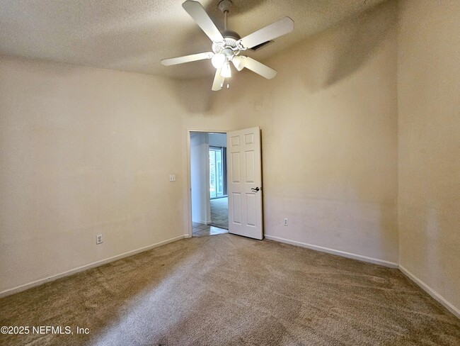 Foto del edificio - 12431 Harbor Winds Dr N