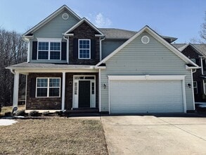 Building Photo - 17 Stonebury Dr