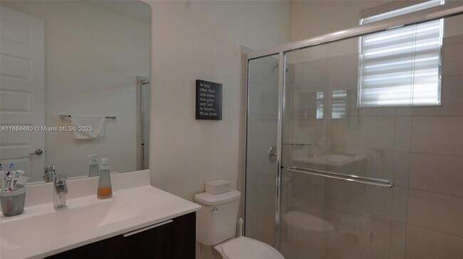 Building Photo - 7661 NW 103rd Ct