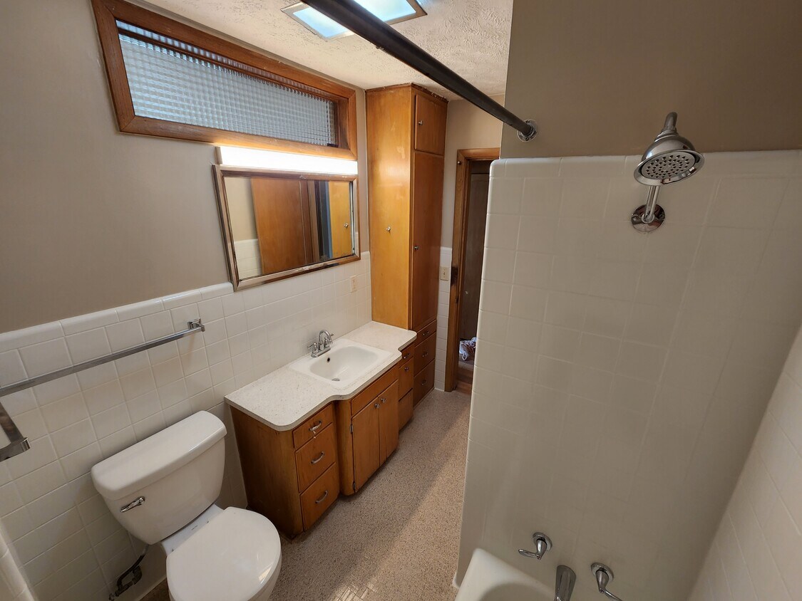 Foto del edificio - 1112 Milton Ave