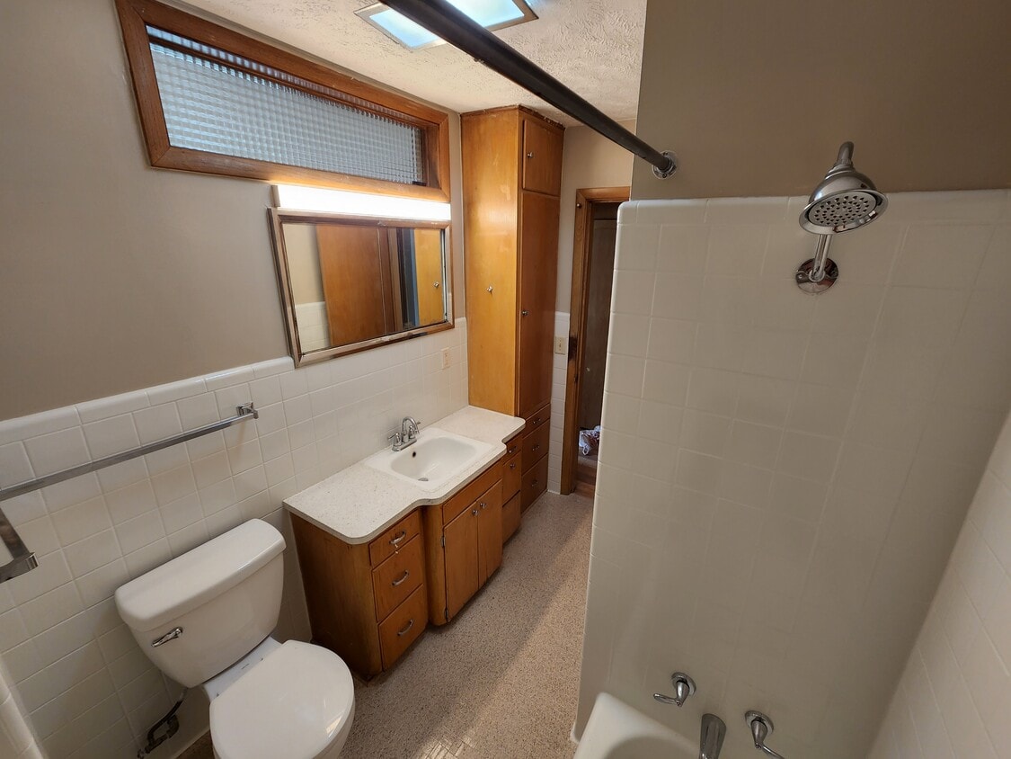 Building Photo - 1112 Milton Ave