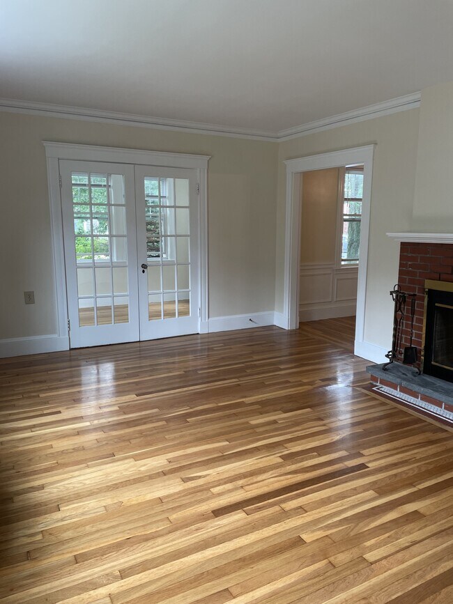 Foto del edificio - 218 Linwood Ave