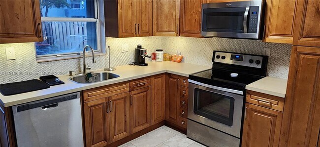 Foto del edificio - 6250 SW 130th Ave