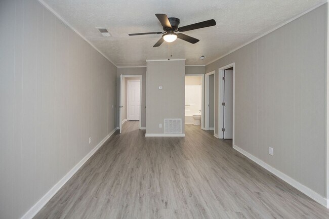 Building Photo - 729 Hammock St