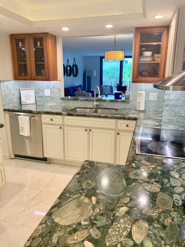 Building Photo - 145 S Ocean Ave