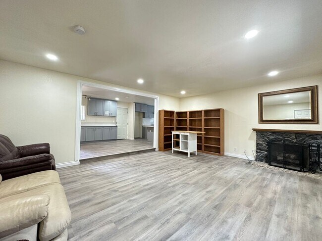 Foto del edificio - 4 BEDROOM HOME FOR LEASING IN Diamond Bar
