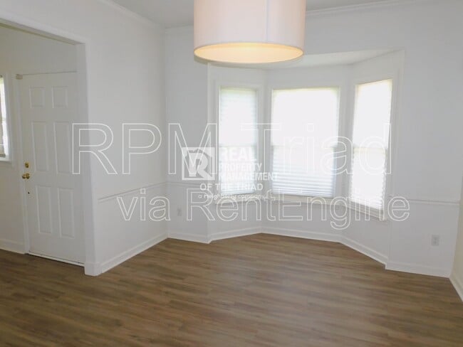 Building Photo - 3407 Park Hill Dr
