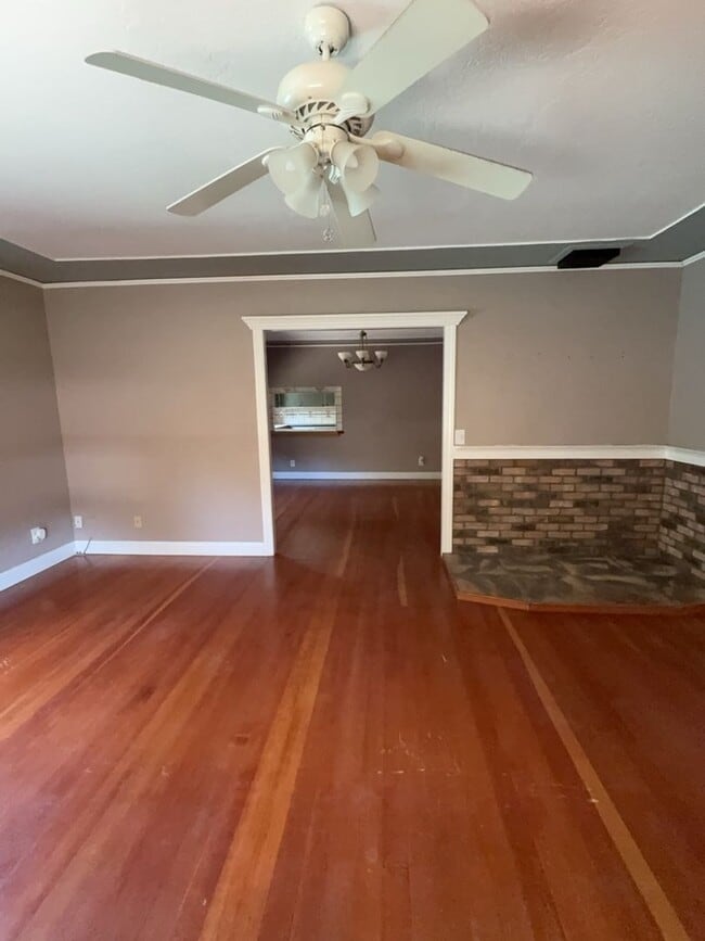 Foto del edificio - 5480 Live Oak Dr