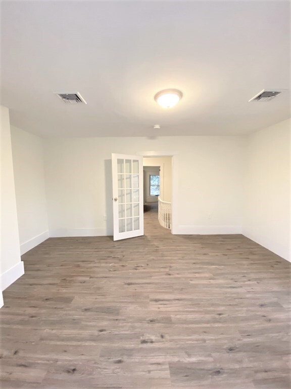 Building Photo - 65 Montvale Ave