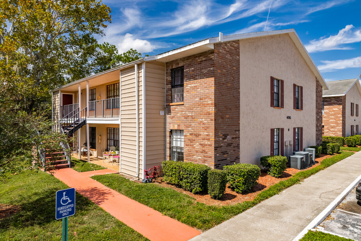 21101 Voyager Blvd Land O Lakes, Florida - Glendale Villas Condominiums