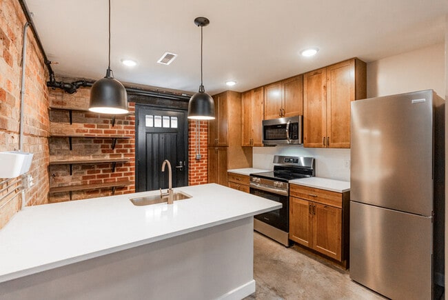 Foto del edificio - 225 Old South High St