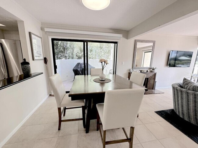 Foto del edificio - 3375 Foothill Rd