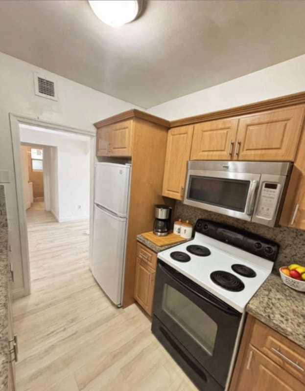 Photo - 3033-3033 NW 15th St Apartment