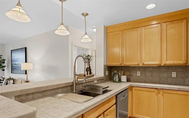 Photo - 55 Williams Avenue South Apartment