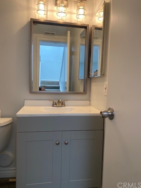Building Photo - 10 Latitude Ct