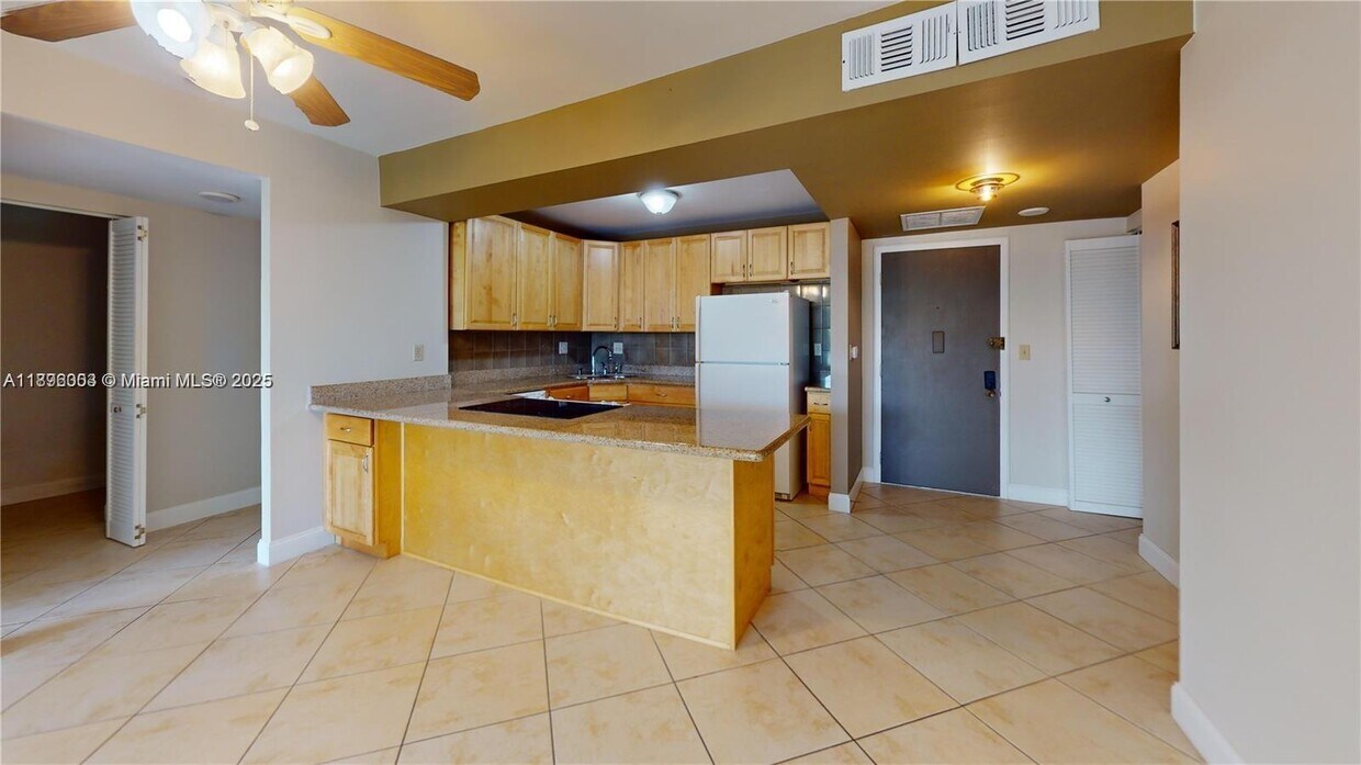 Foto principal - 600 Three Islands Boulevard