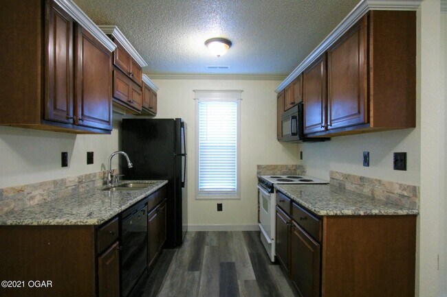 Building Photo - 3111 E 12th St