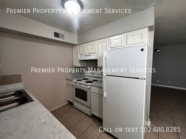 Foto del edificio - 4401 Landside Dr